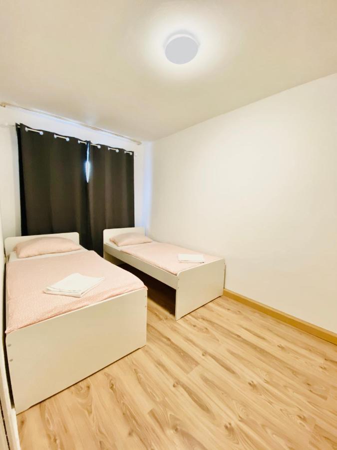Tm Aparts Dortmund Ngoại thất bức ảnh A room at the hostel