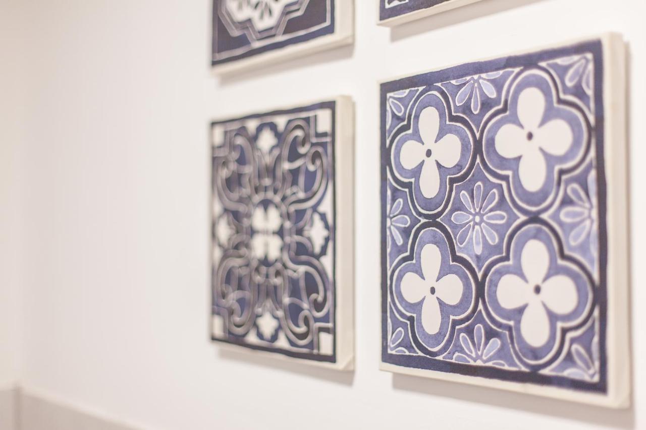 Tm Aparts Dortmund Ngoại thất bức ảnh Azulejos in the interior of the hotel