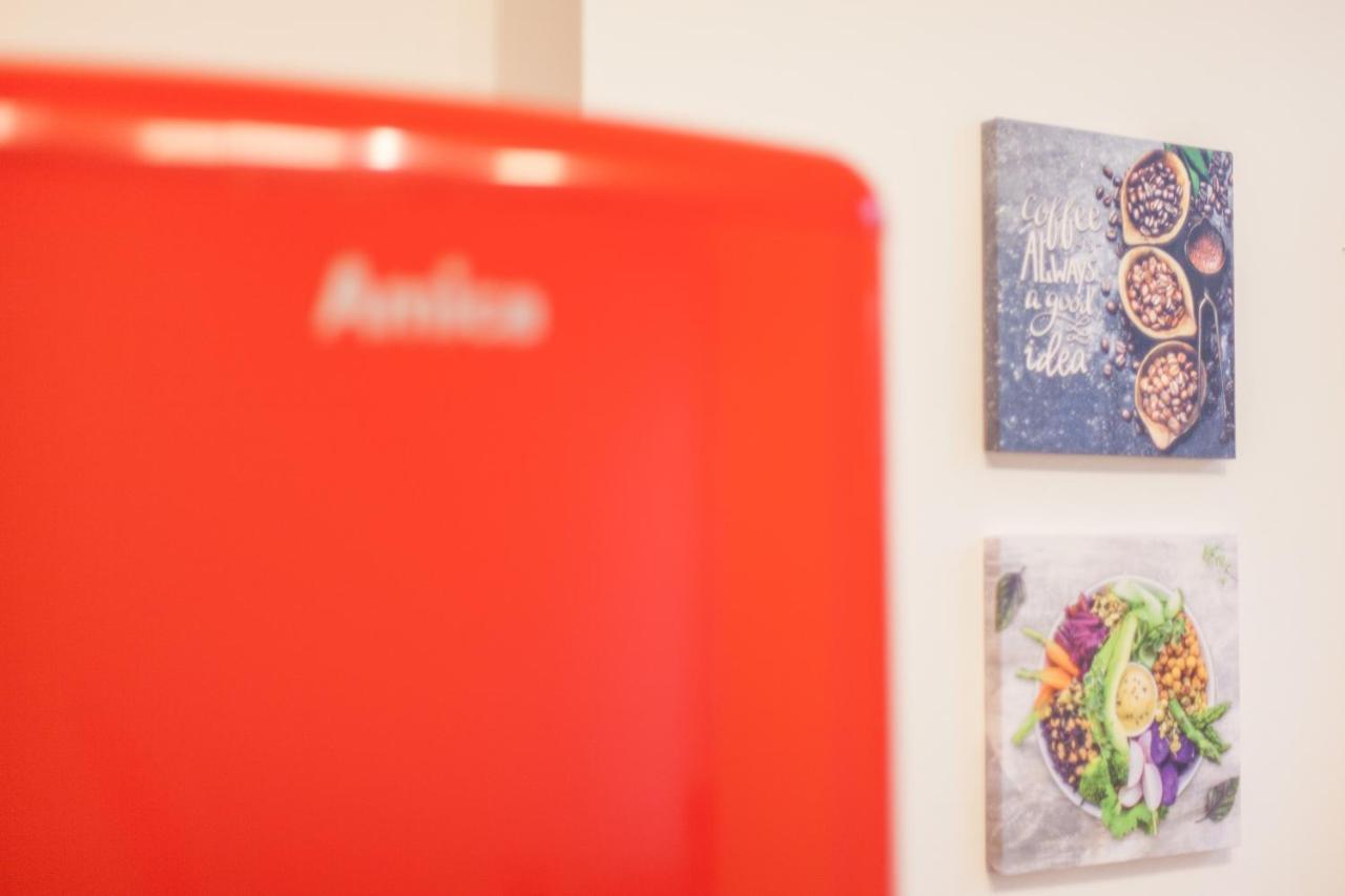 Tm Aparts Dortmund Ngoại thất bức ảnh A Smeg refrigerator